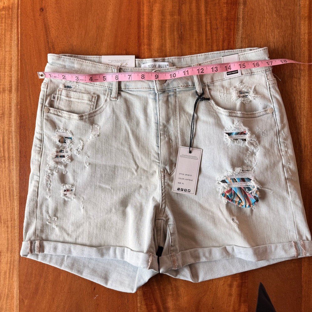 Judy Blue Women's Light Wash Distressed High Waisted Jean Shorts Size XL NWT